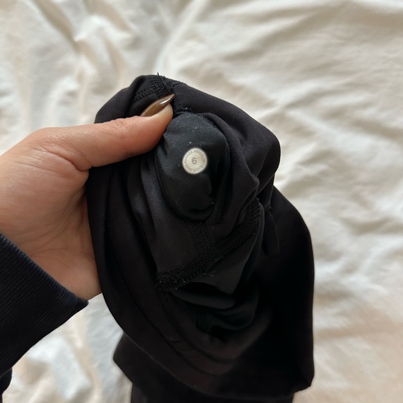 Lululemon Wunder Train 5” Shorts - Picture 4 of 4